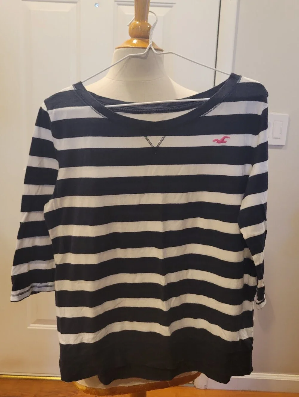 👜EUC~ Hollister Navy & White Striped Boatneck 3/4